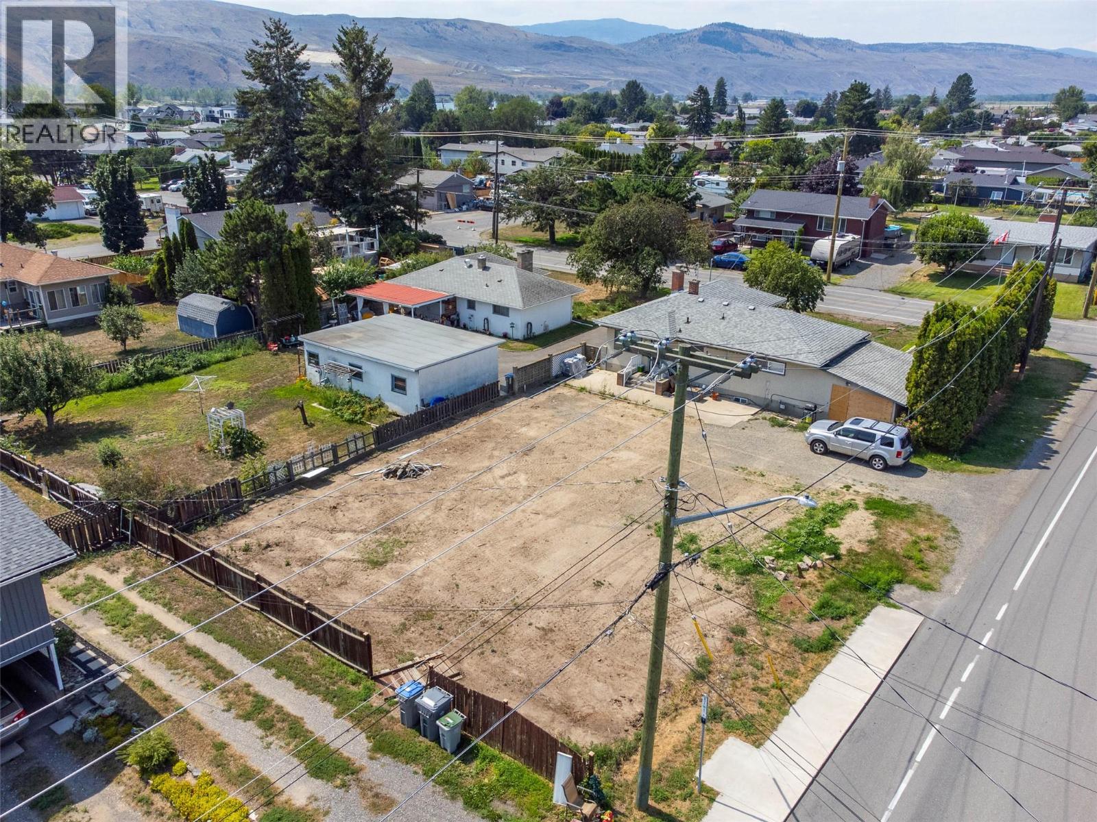 Photo 6 of 2395 Greenfield Avenue, Kamloops BC