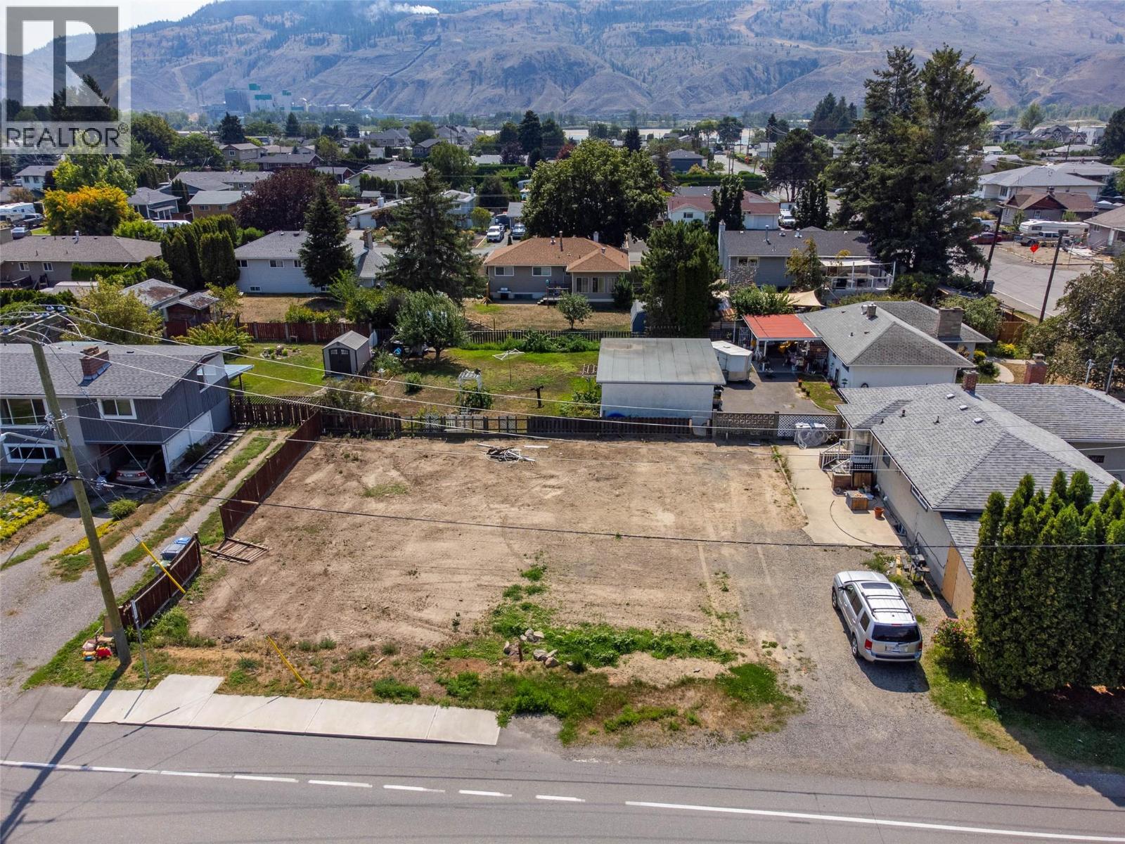 Photo 3 of 2395 Greenfield Avenue, Kamloops BC