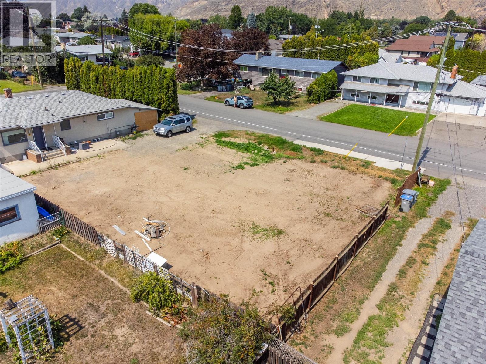 Photo 5 of 2395 Greenfield Avenue, Kamloops BC