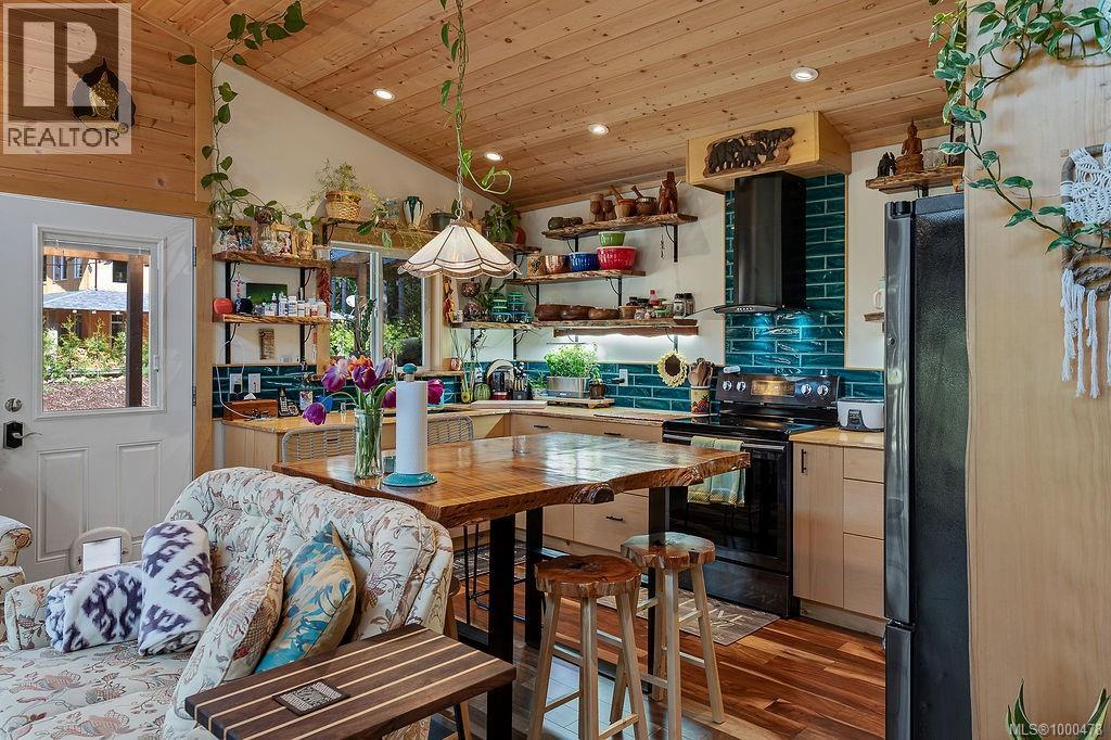 Photo 8 of 3782 Petrel Dr, Sooke BC
