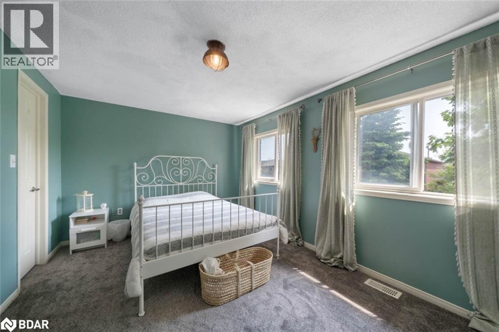 Photo 13 of 96 Lee Crescent, Barrie ON