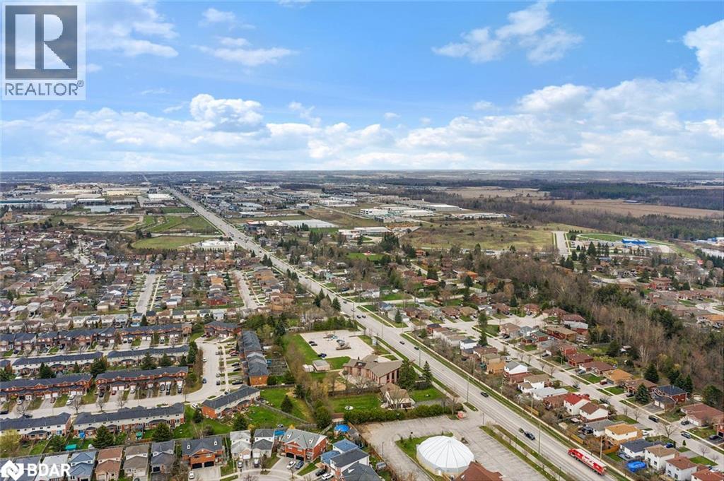 Photo 19 of 96 Lee Crescent, Barrie ON