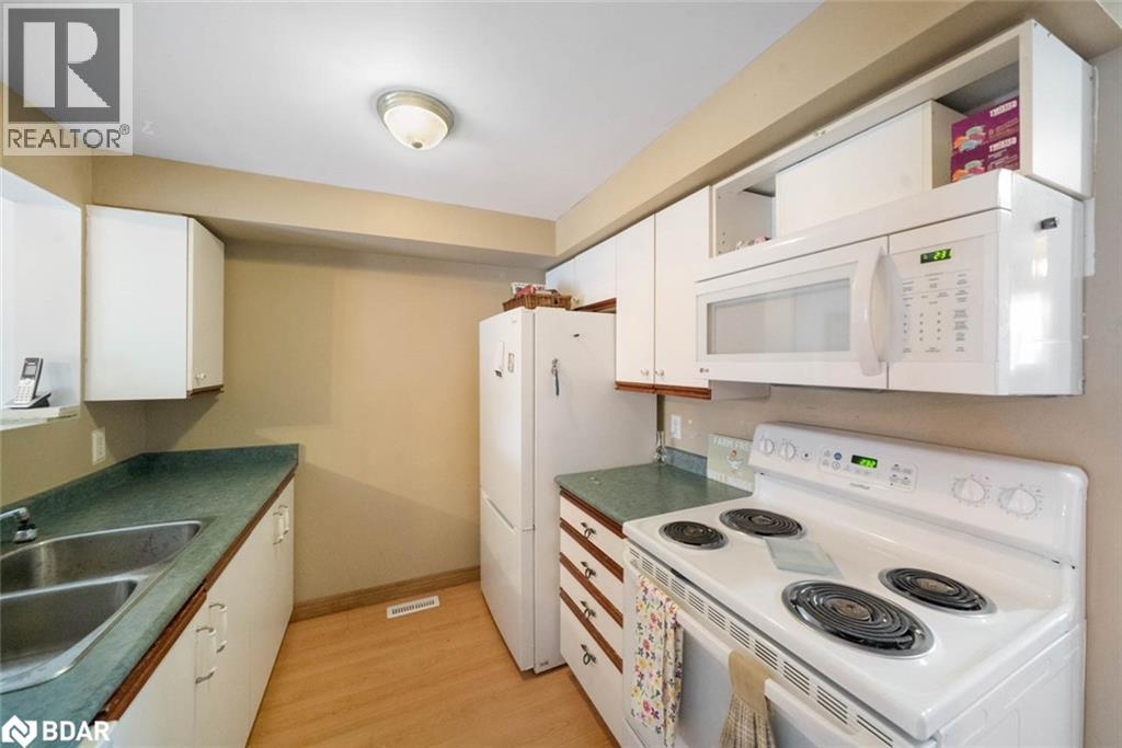 Photo 6 of 96 Lee Crescent, Barrie ON