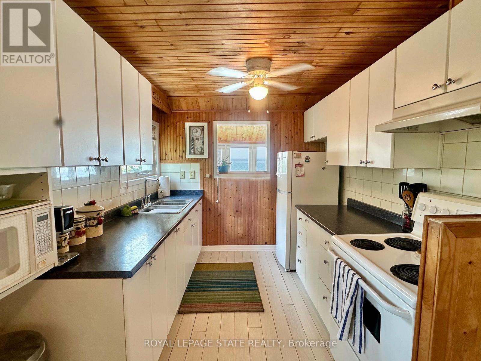 Photo 14 of 2110 Lakeshore Road, Haldimand ON