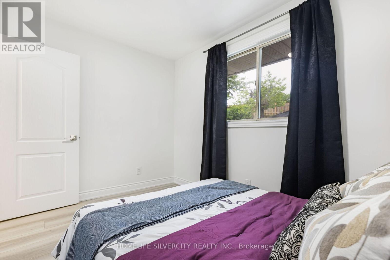 Photo 24 of 4 Hipel Avenue, Cambridge ON