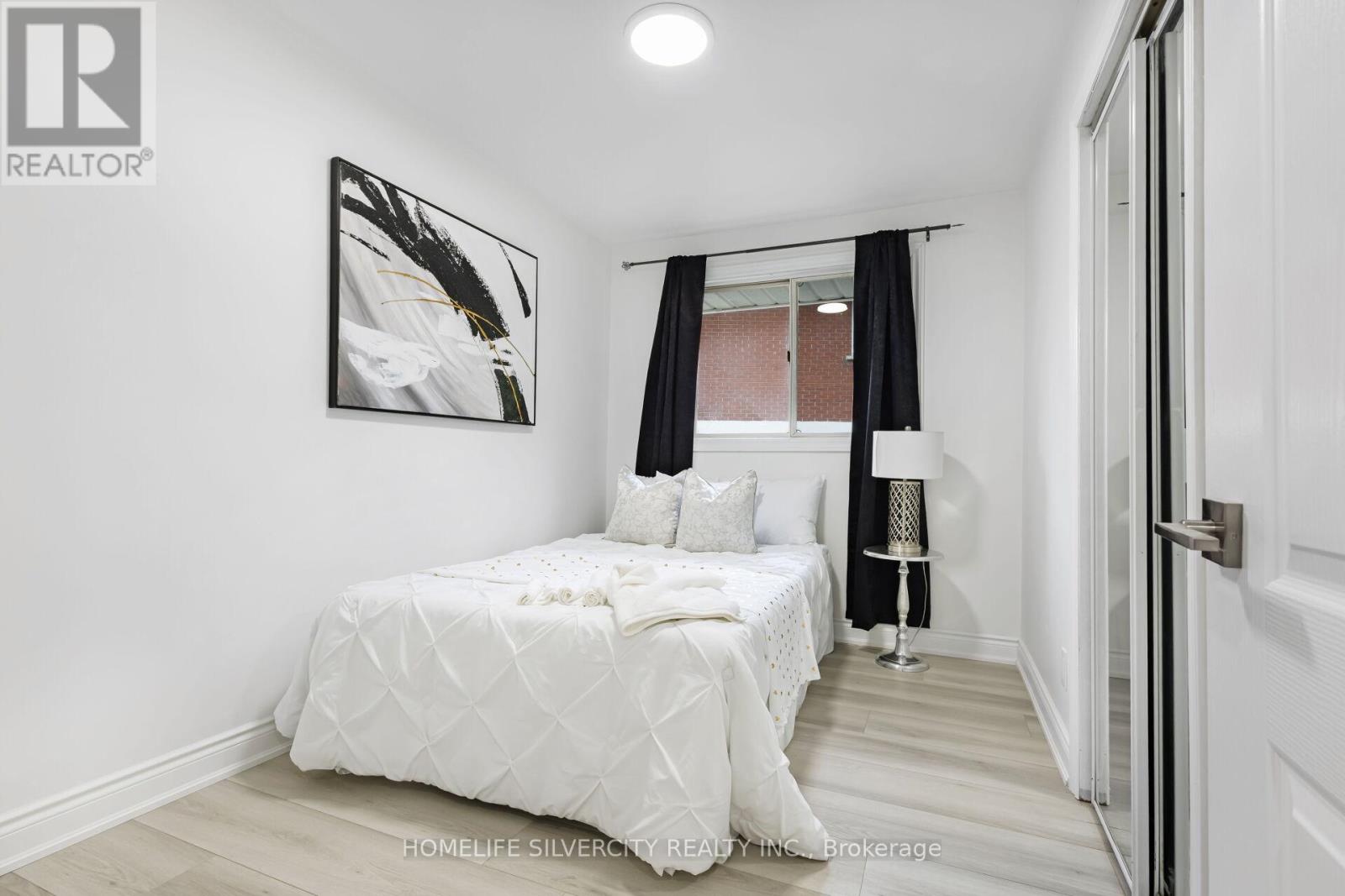 Photo 25 of 4 Hipel Avenue, Cambridge ON