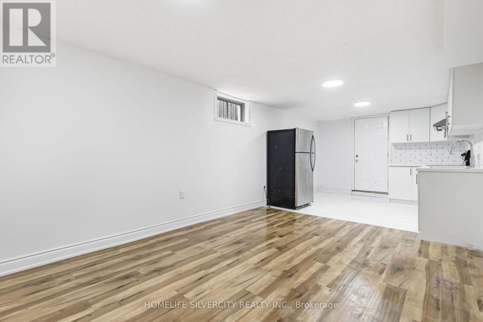Photo 32 of 4 Hipel Avenue, Cambridge ON