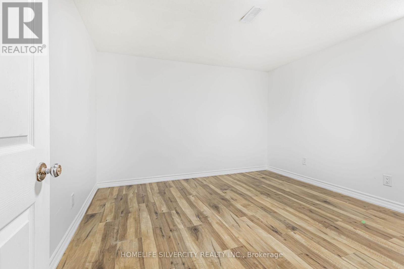 Photo 38 of 4 Hipel Avenue, Cambridge ON