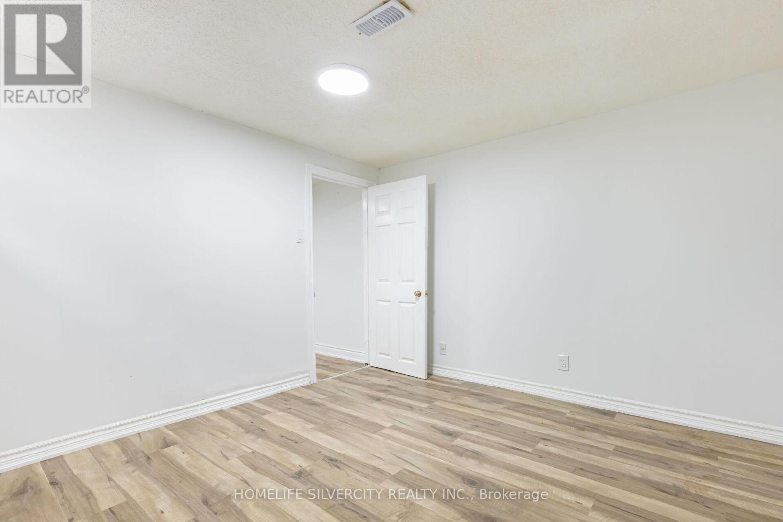 Photo 40 of 4 Hipel Avenue, Cambridge ON
