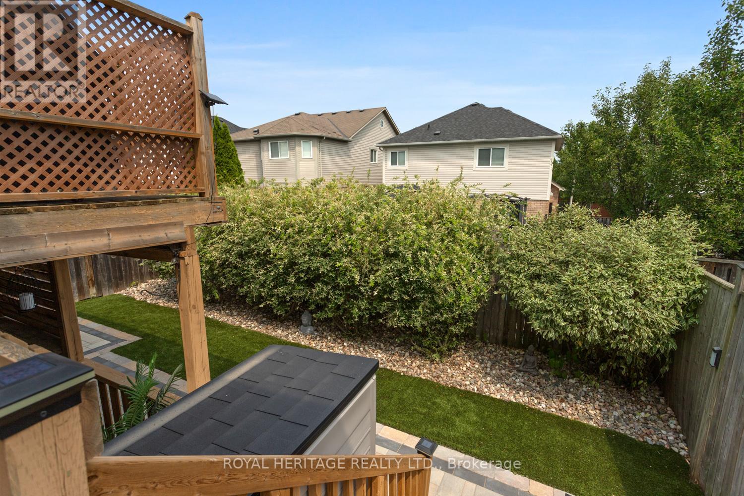 Photo 10 of 11 Piper Crescent, Clarington ON