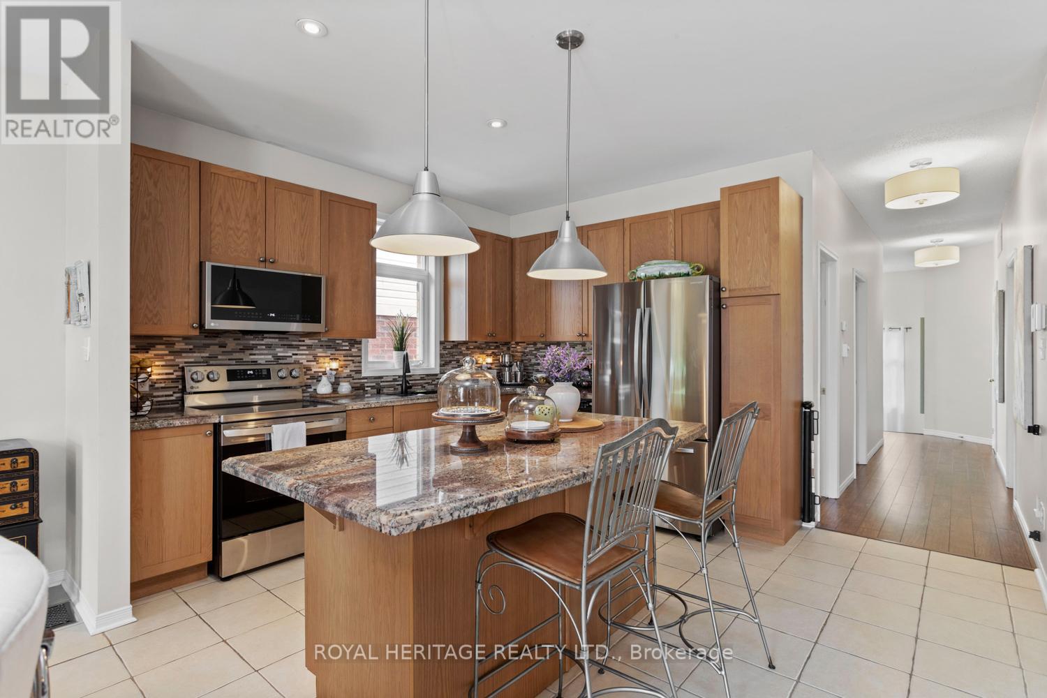 Photo 31 of 11 Piper Crescent, Clarington ON
