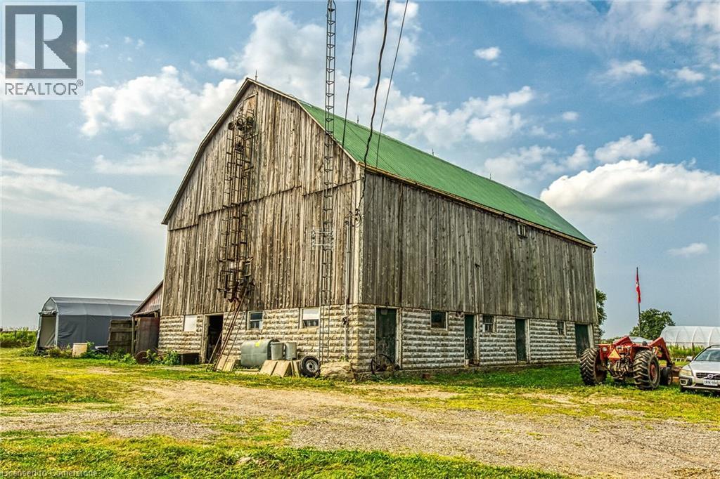 Photo 7 of 450 Concession 4 Road, Caledonia ON