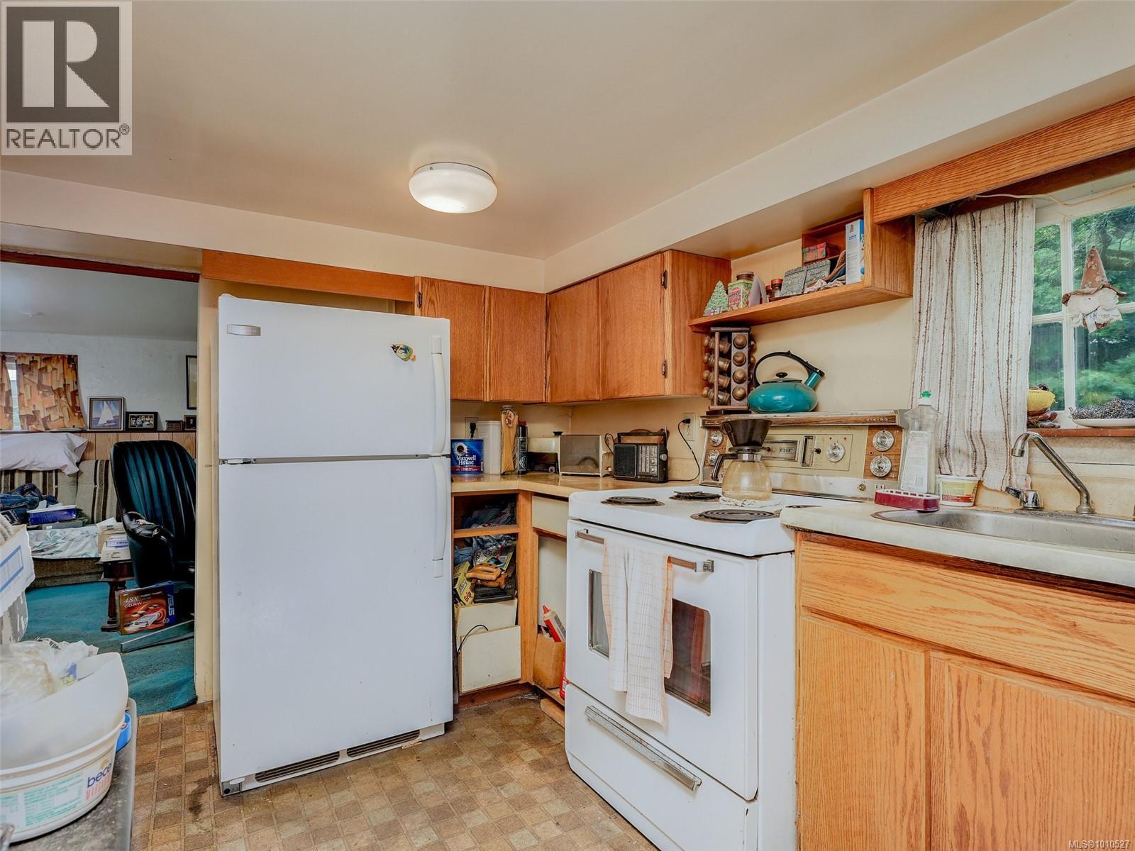 2561 Forbes Street, Victoria