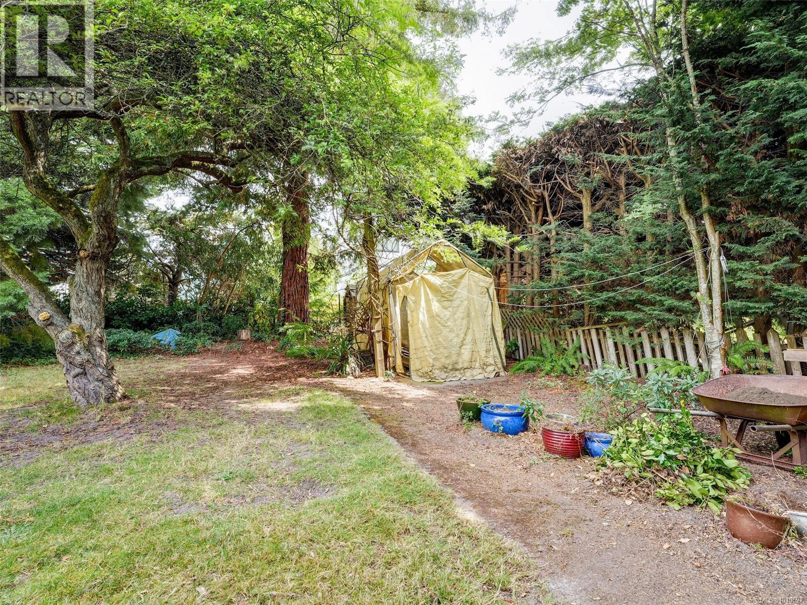  2561 Forbes Street, Victoria