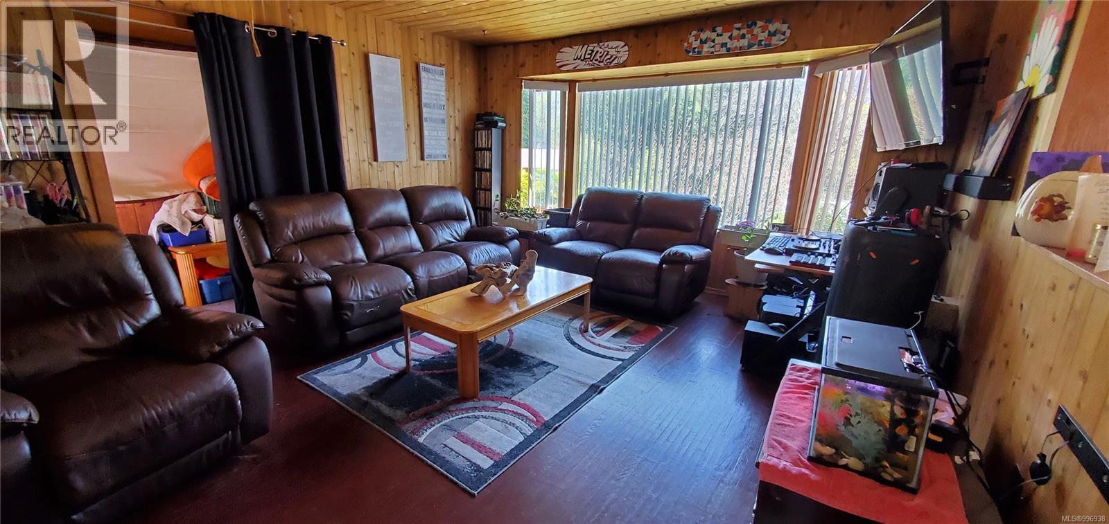 593 Dogwood Dr, Gold River