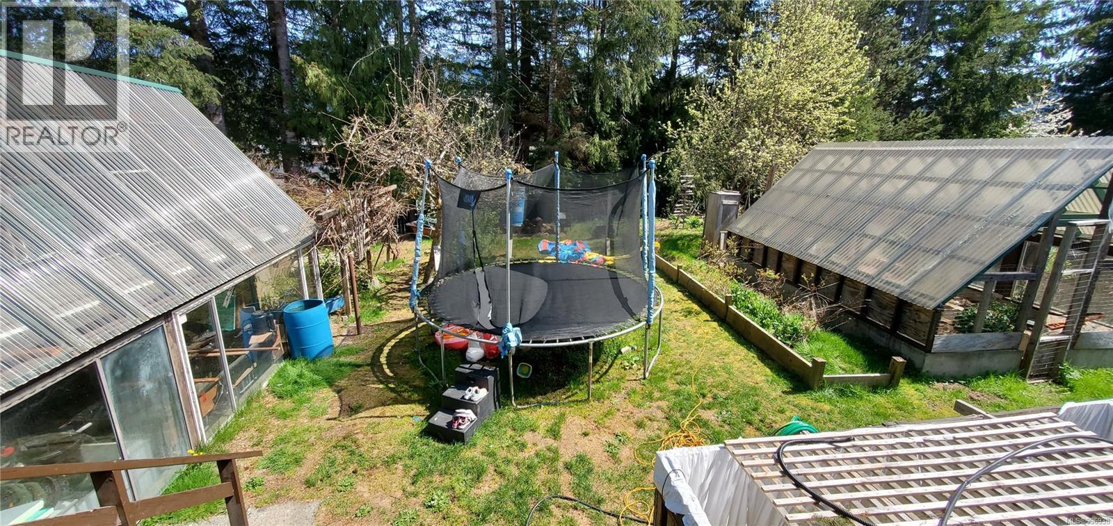 593 Dogwood Dr, Gold River