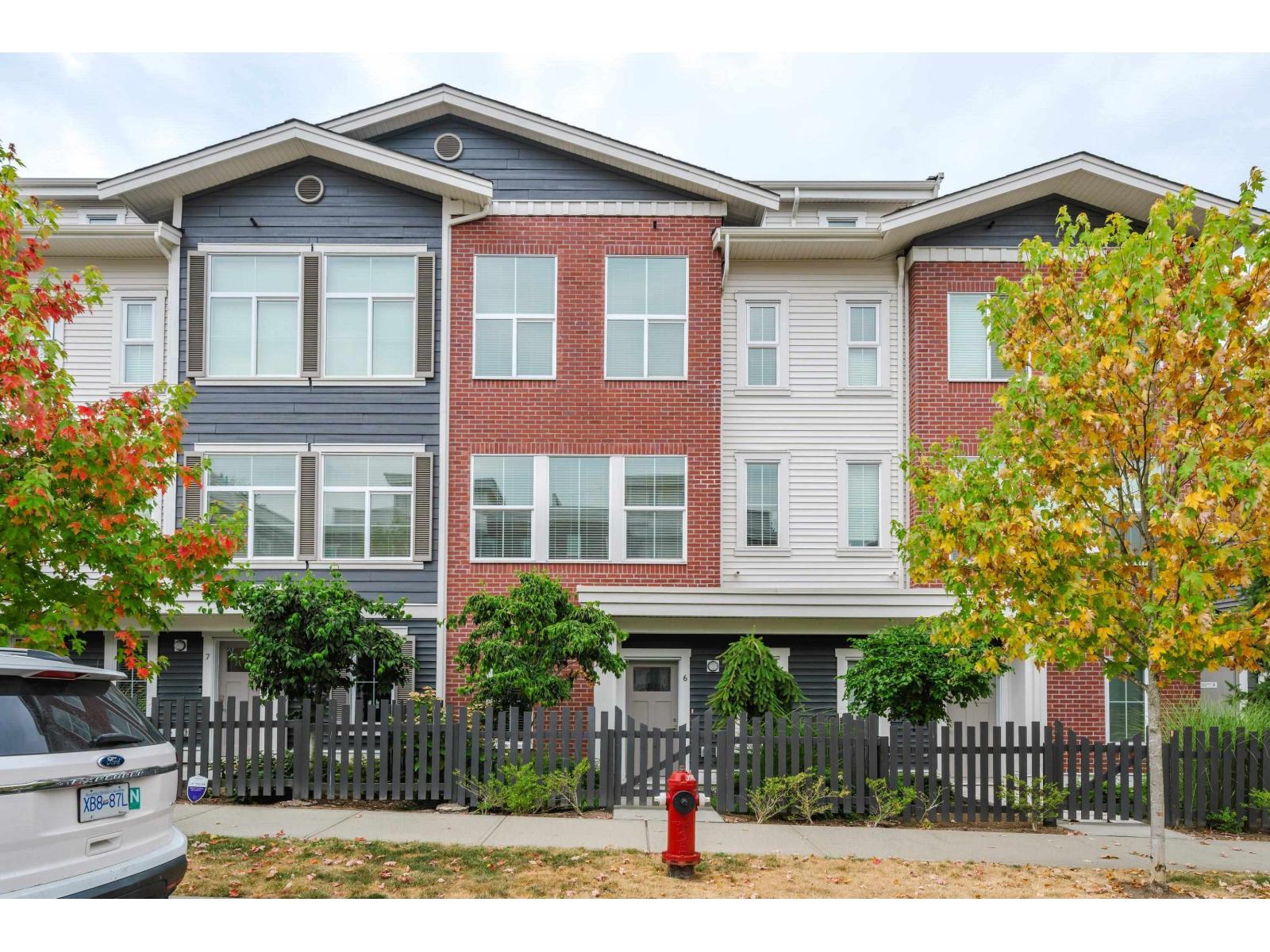 Photo 1 of 6 8371 202 B Street, Langley BC