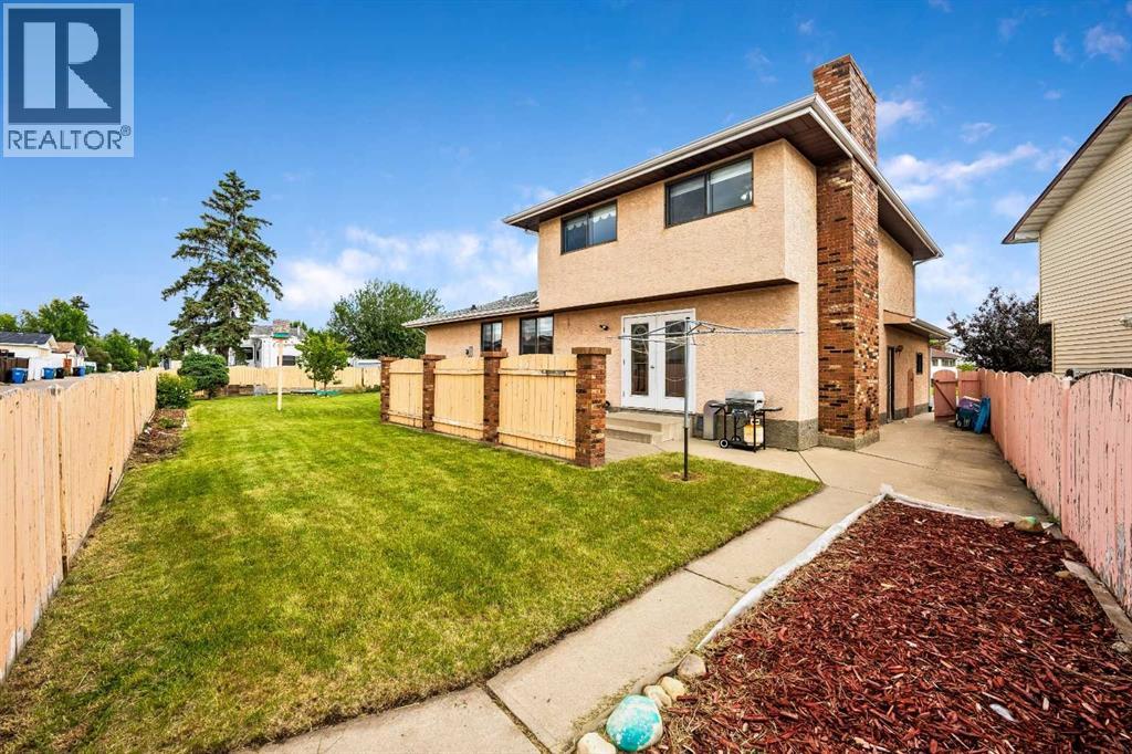Single Family House for Sale in  Whiteridge Place NE Whitehorn Calgary 