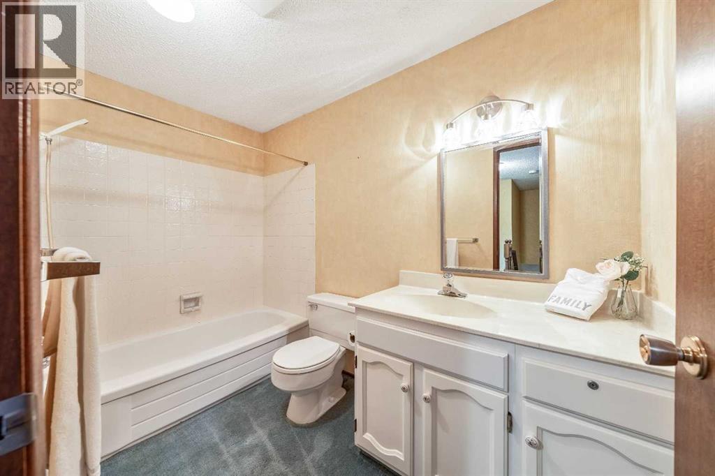 Single Family House for Sale in  Whiteridge Place NE Whitehorn Calgary 