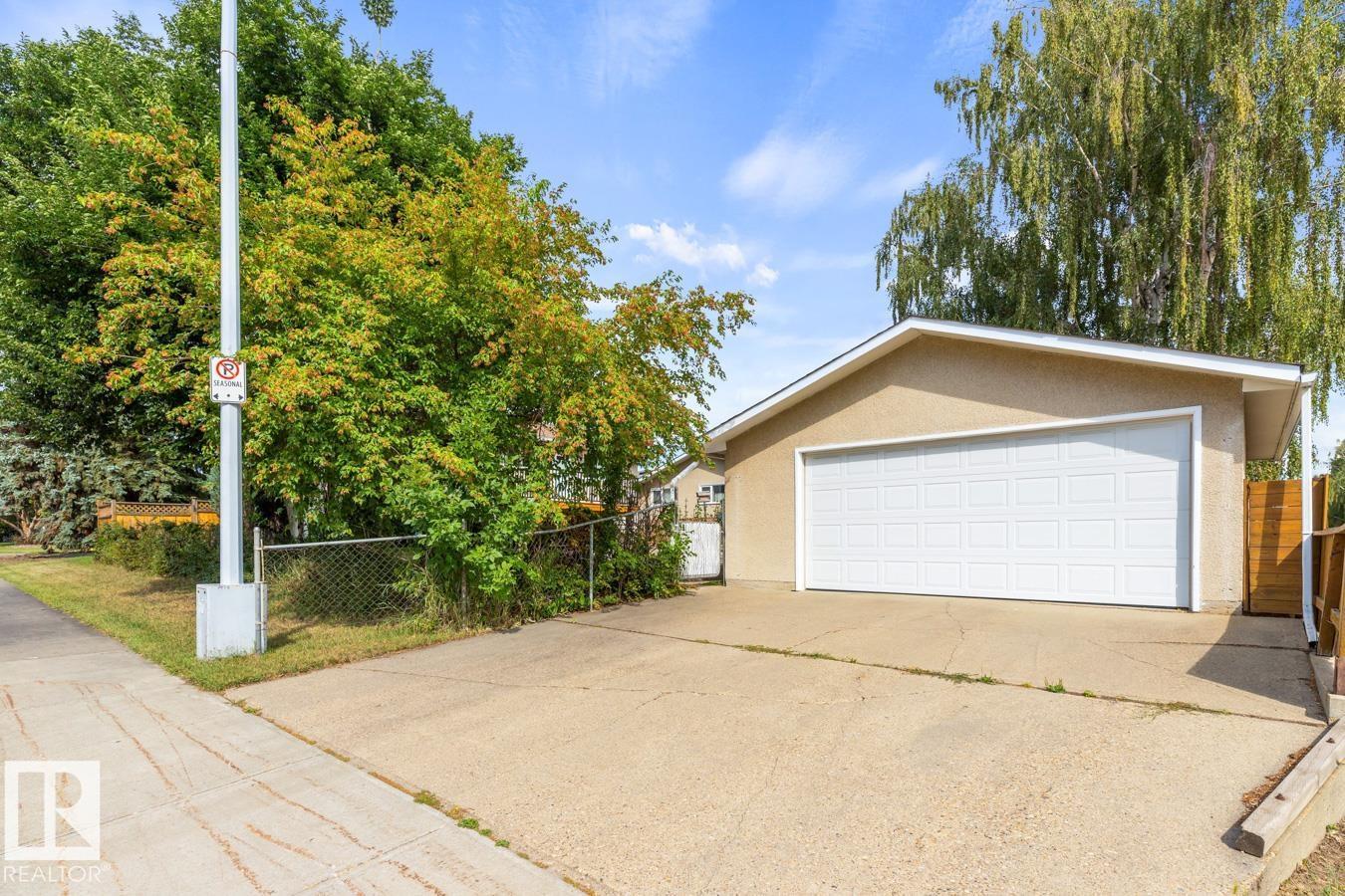Photo 27 of 11103 34 St Nw, Edmonton AB