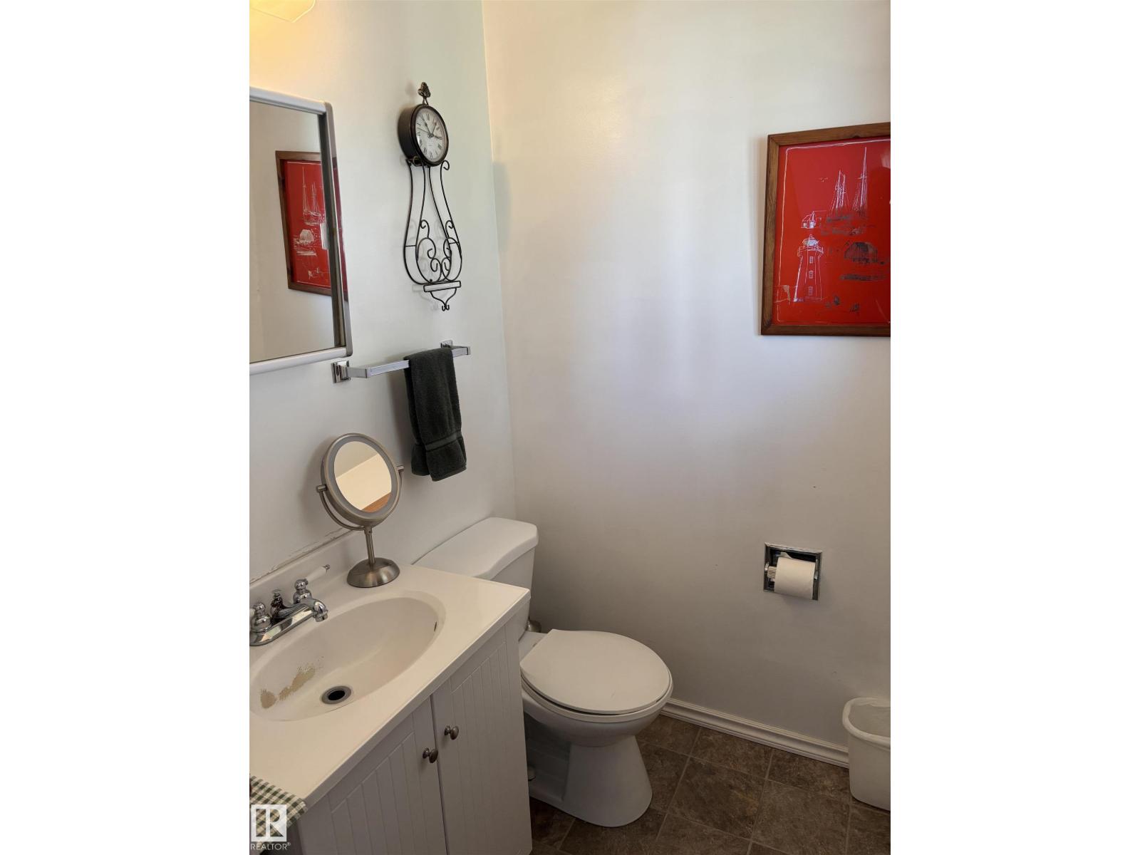 Photo 19 of 4824 49 Av, Sangudo AB