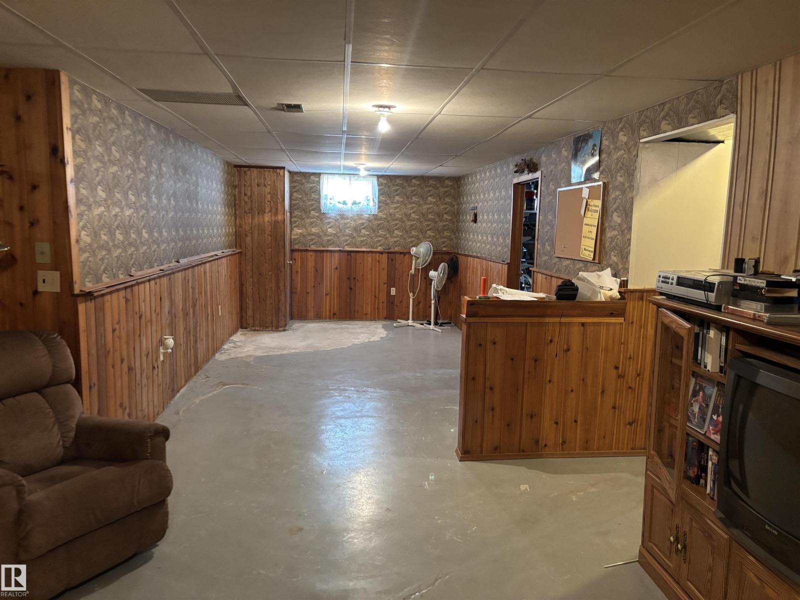 Photo 23 of 4824 49 Av, Sangudo AB