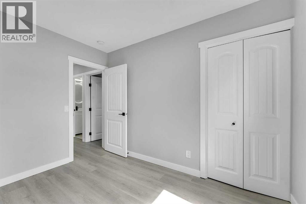 Single Family House Bi-level for Sale in  Rundlecairn Way NE Rundle Calgary 