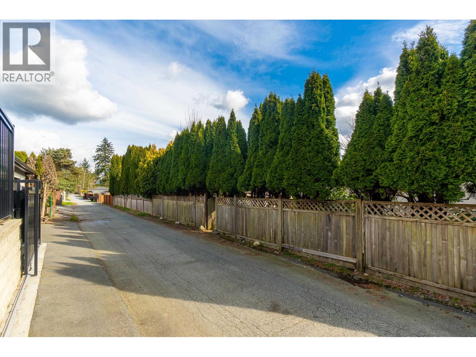 Photo 34 of 6169 Lochdale Street, Burnaby BC
