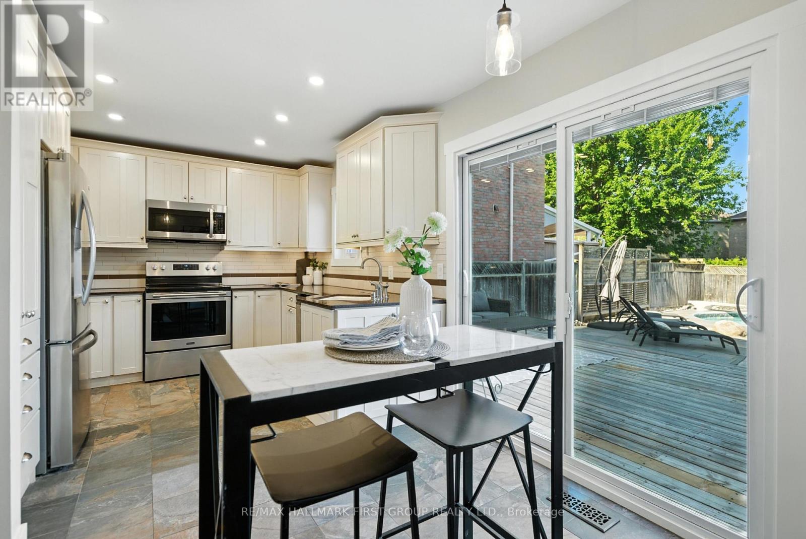 Photo 12 of 1509 Sturgeon Court, Pickering ON