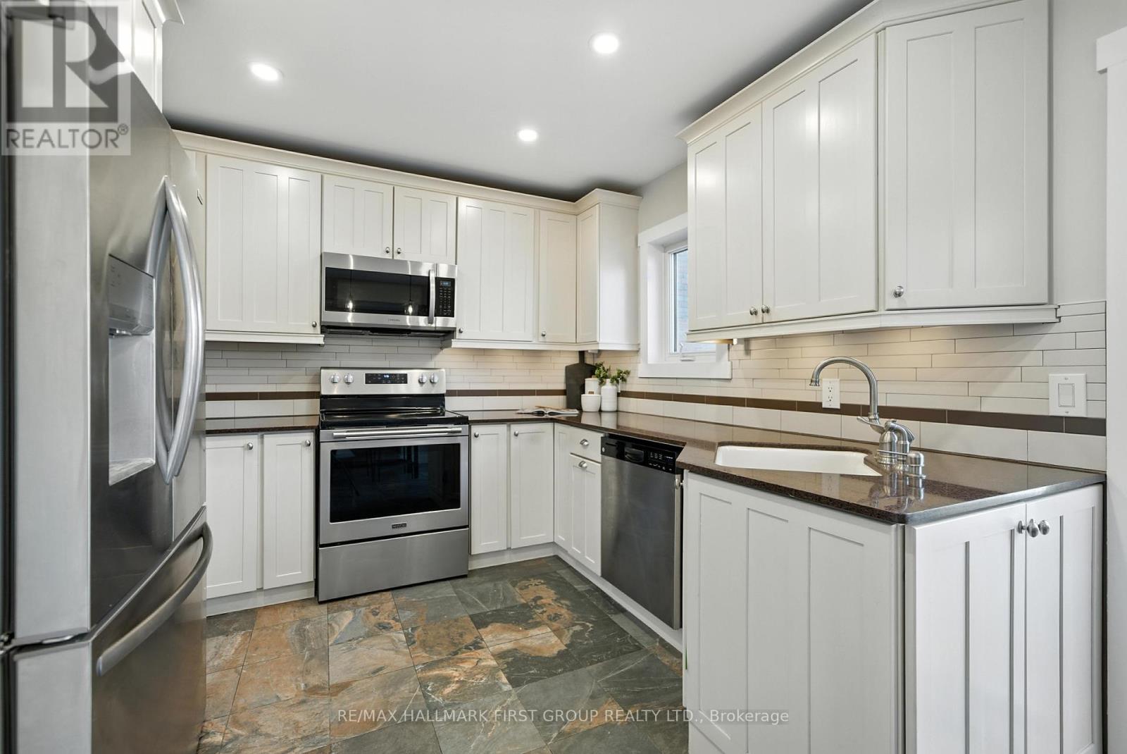 Photo 13 of 1509 Sturgeon Court, Pickering ON