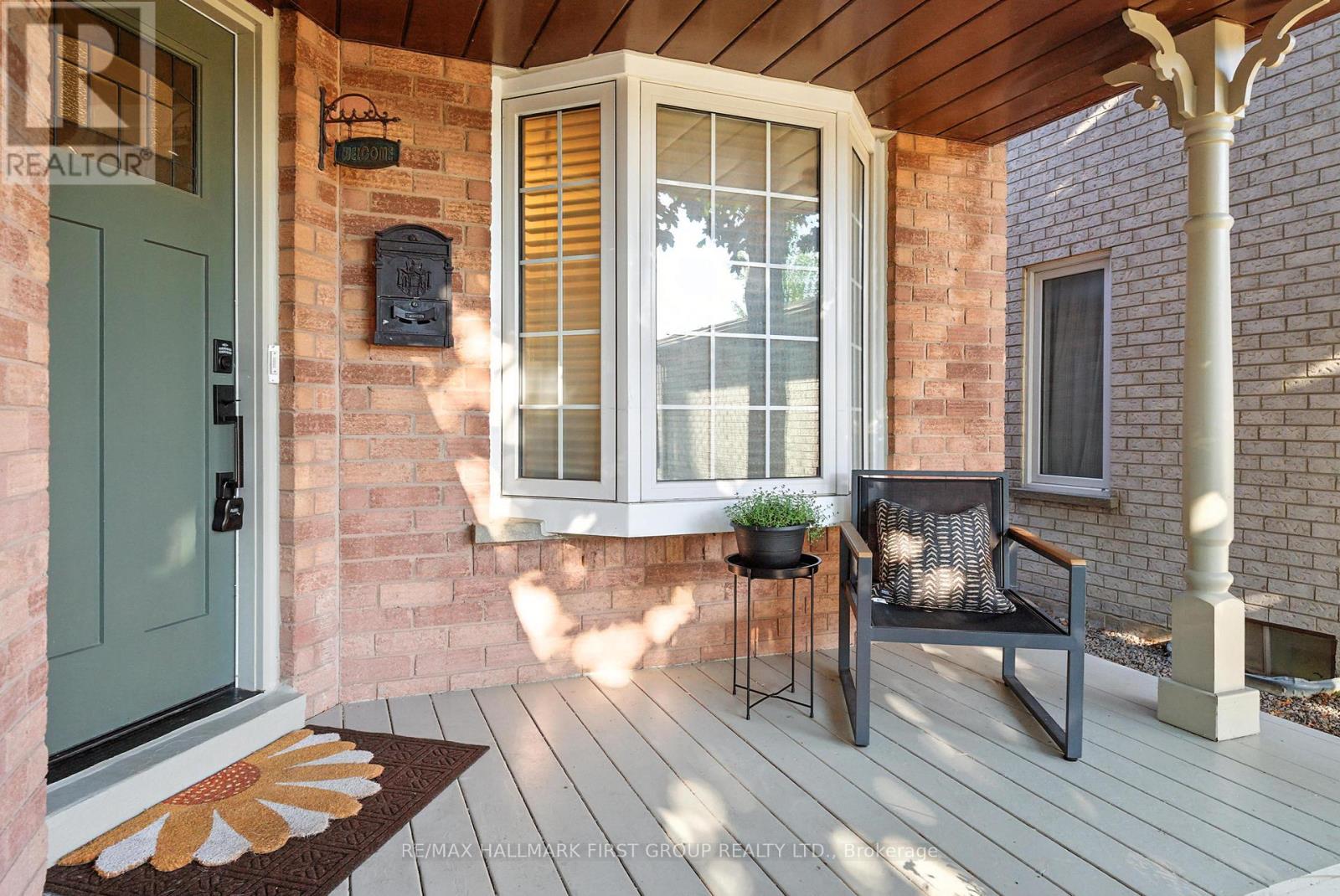 Photo 3 of 1509 Sturgeon Court, Pickering ON