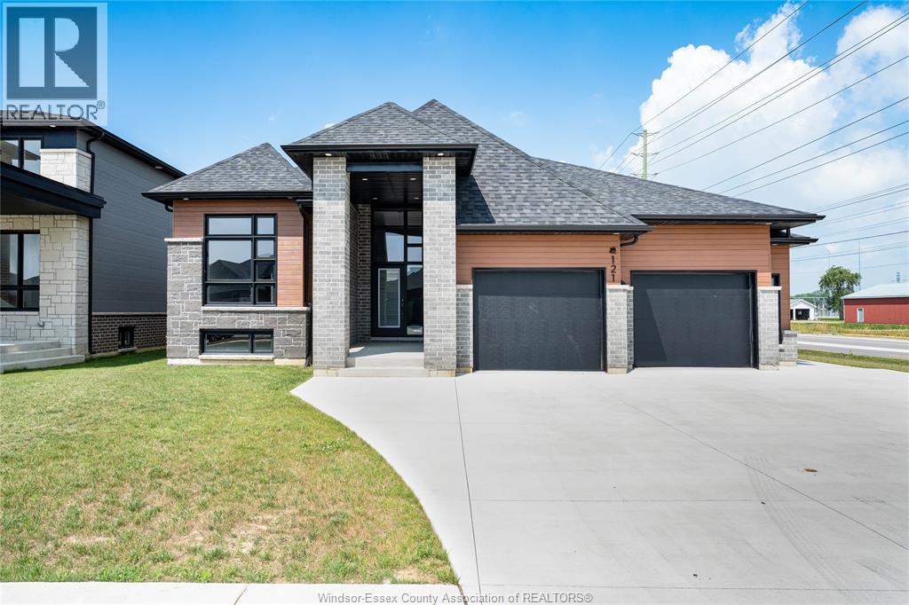 121 HAZEL CRESCENT - 1