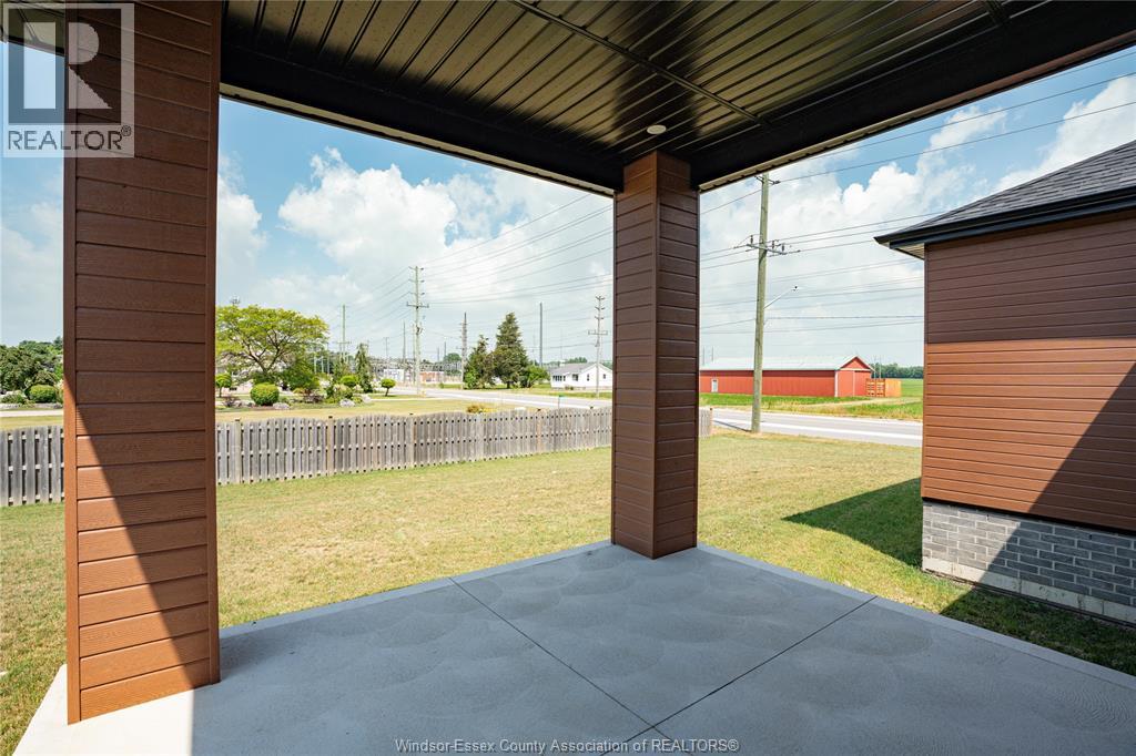 Photo 32 of 121 Hazel Crescent, Kingsville ON