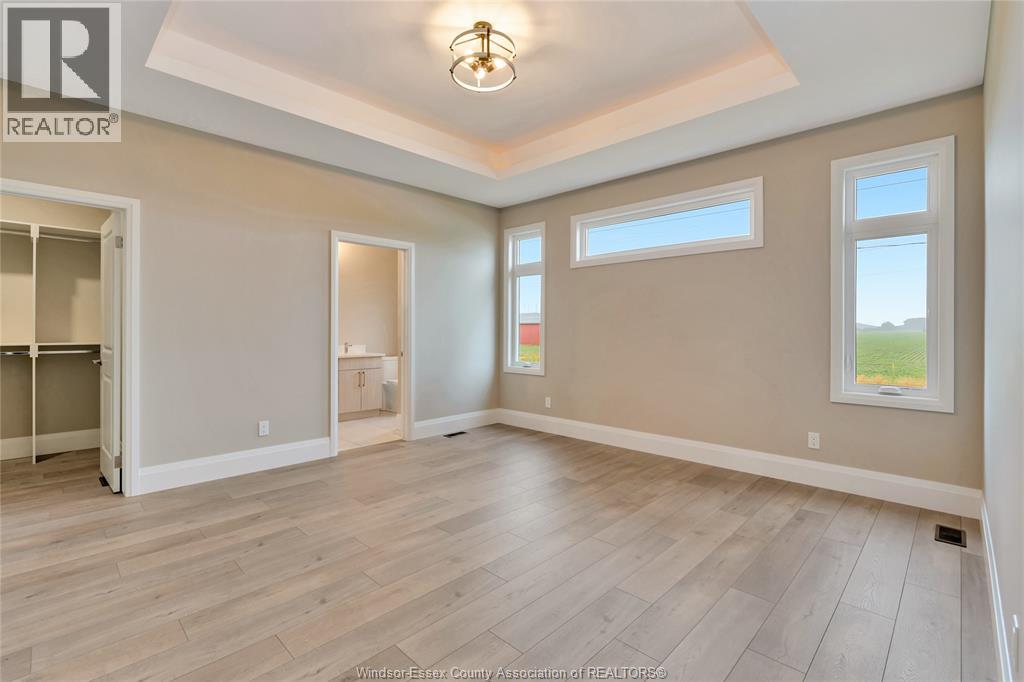 Photo 15 of 121 Hazel Crescent, Kingsville ON
