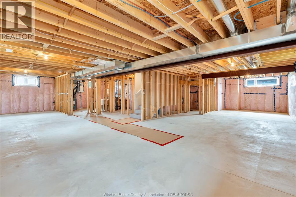 Photo 23 of 121 Hazel Crescent, Kingsville ON