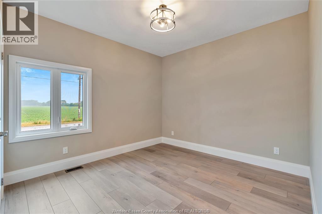 Photo 18 of 121 Hazel Crescent, Kingsville ON