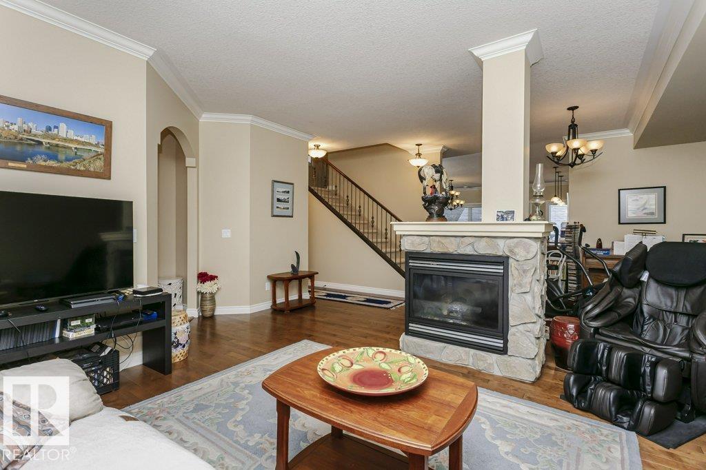 Photo 10 of 10511 76 St Nw, Edmonton AB