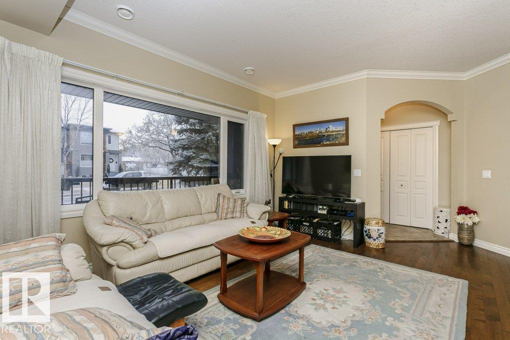 Photo 8 of 10511 76 St Nw, Edmonton AB