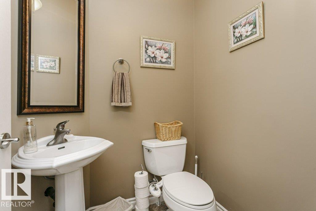 Photo 19 of 10511 76 St Nw, Edmonton AB