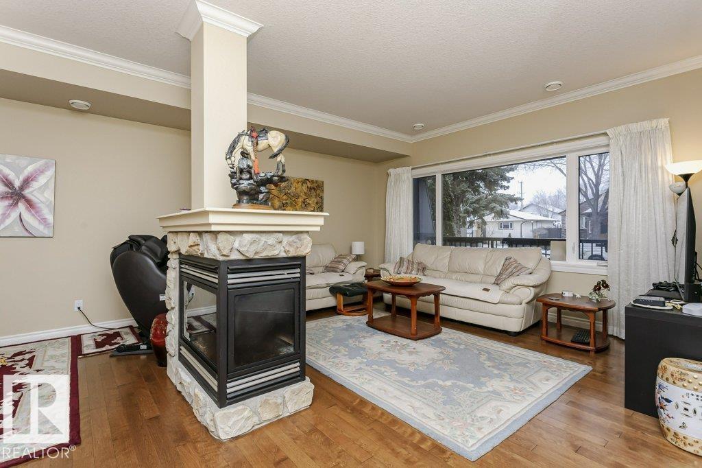 Photo 6 of 10511 76 St Nw, Edmonton AB