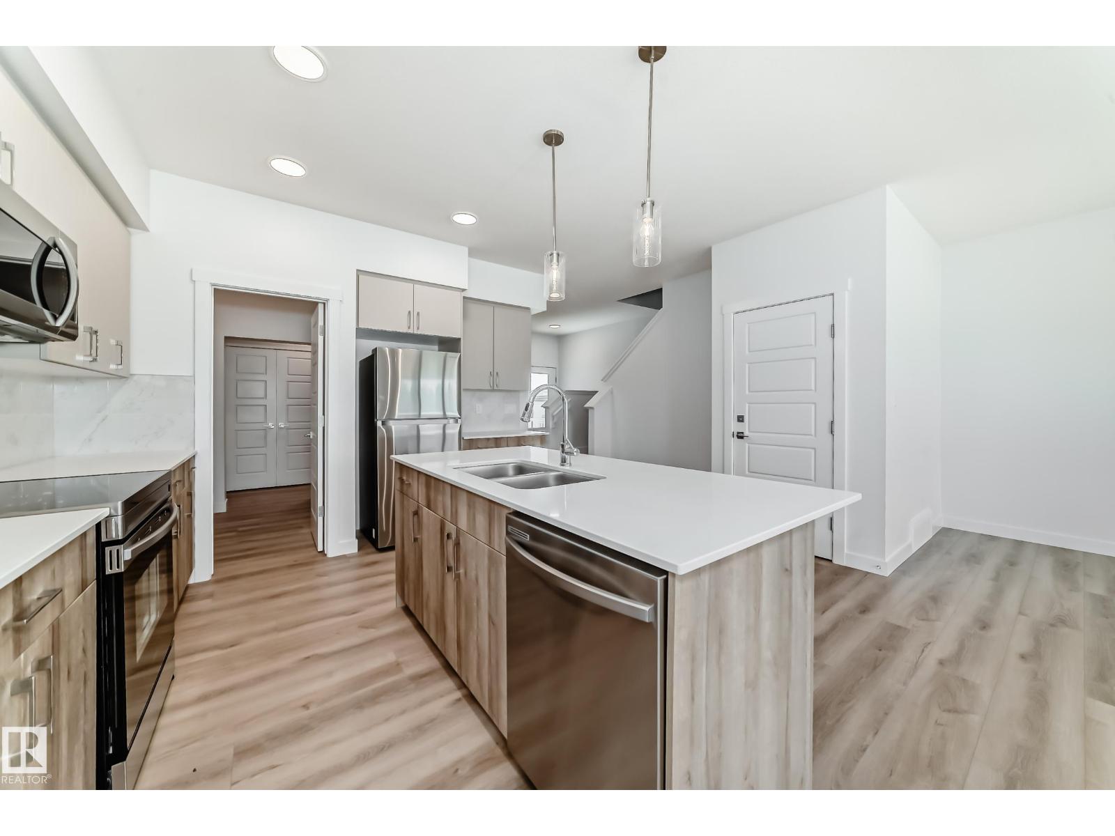 Photo 9 of 637 Kinglet Bv Nw, Edmonton AB