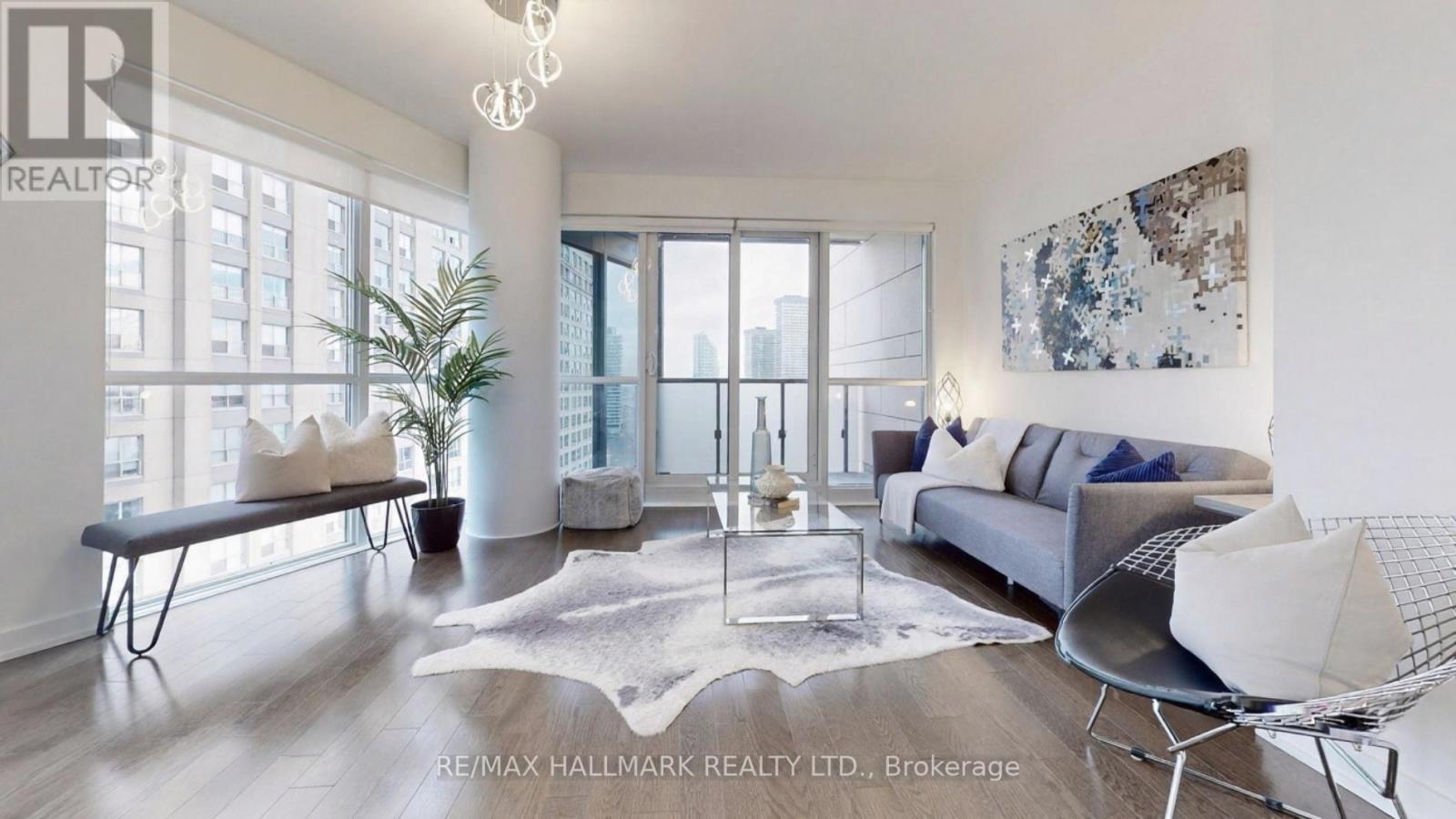 Photo 2 of 2106 1 The Esplanade Drive, Toronto ON