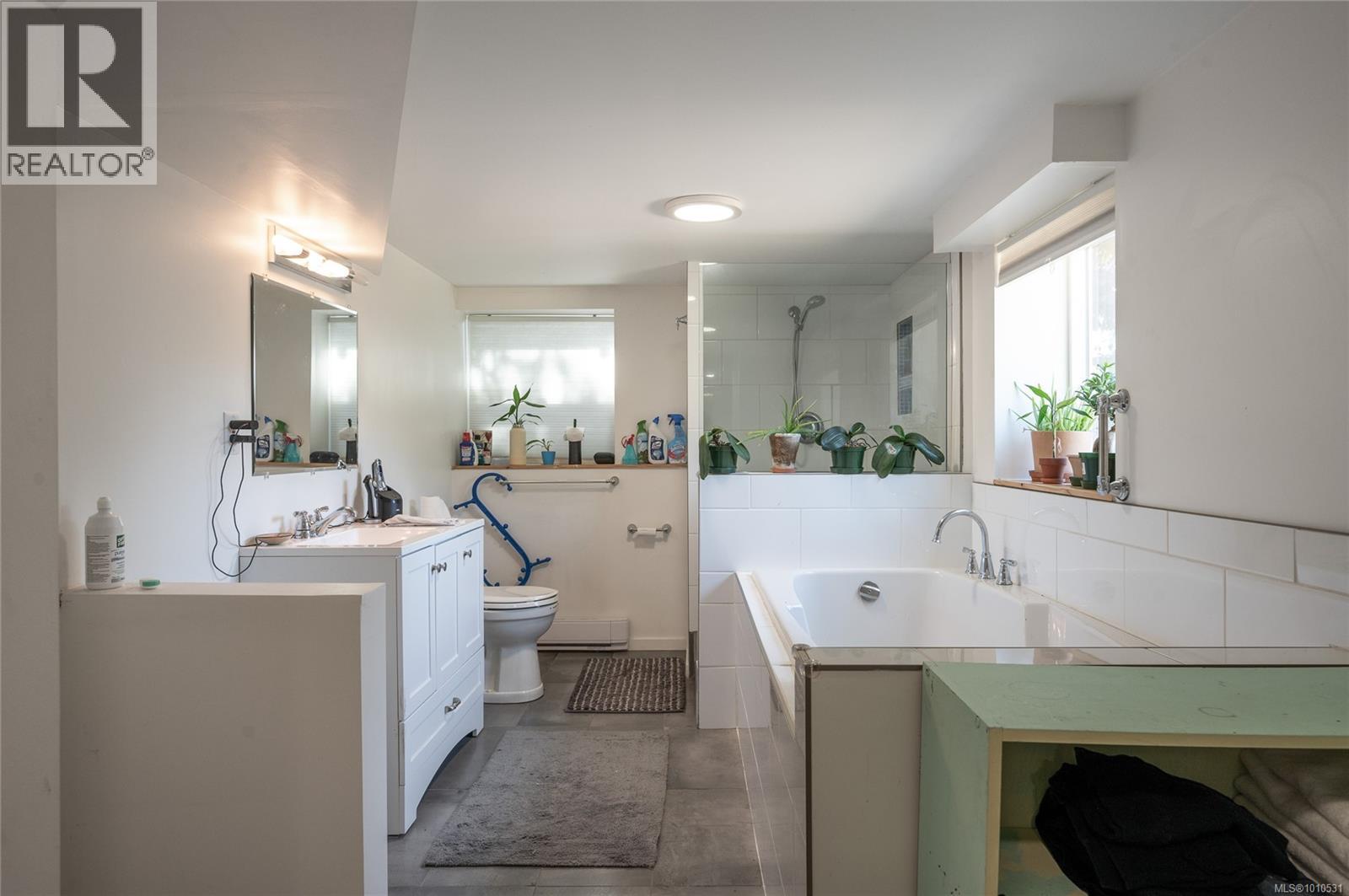 Photo 23 of 477 Watfield Ave, Nanaimo BC