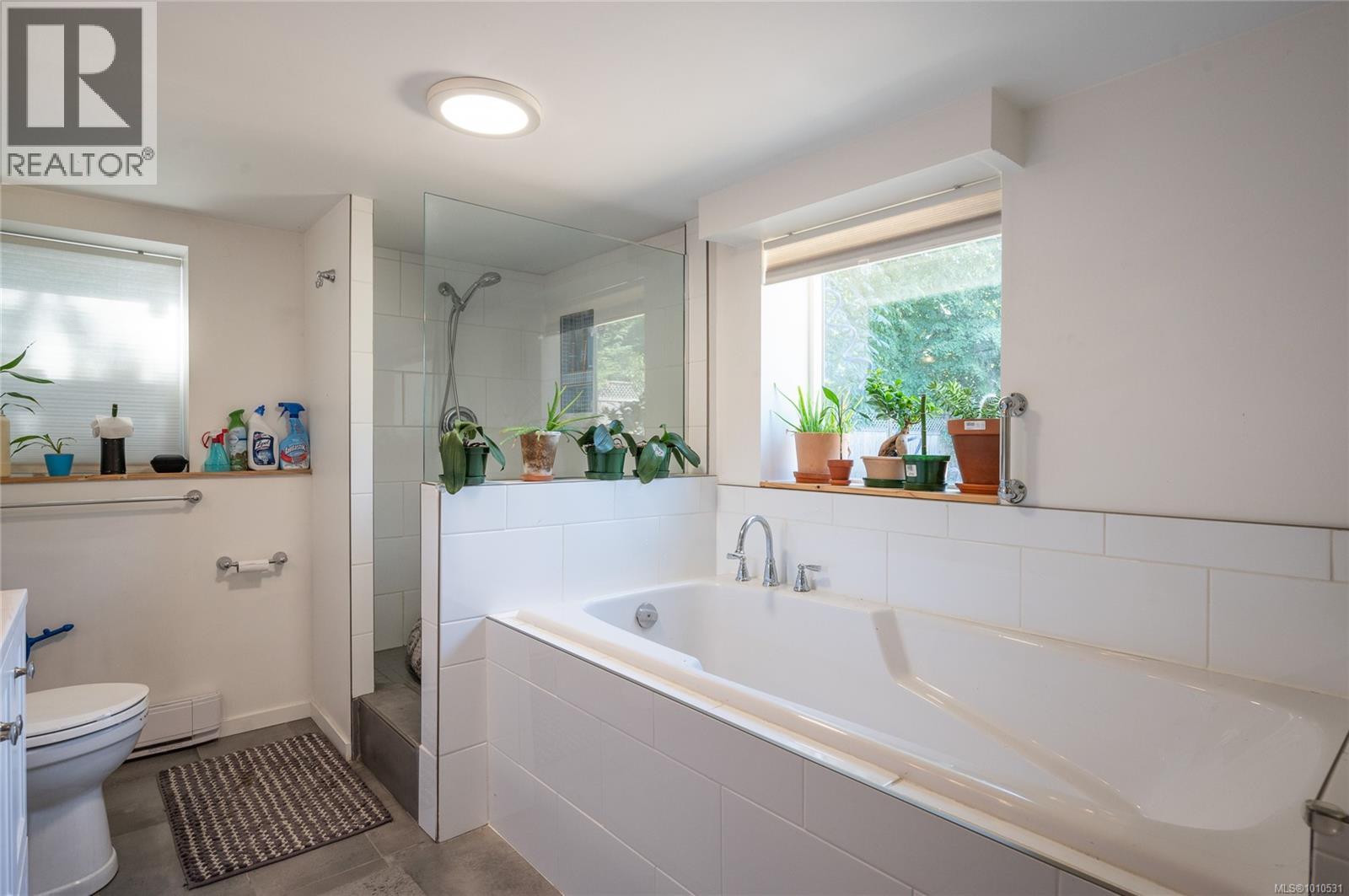 Photo 24 of 477 Watfield Ave, Nanaimo BC