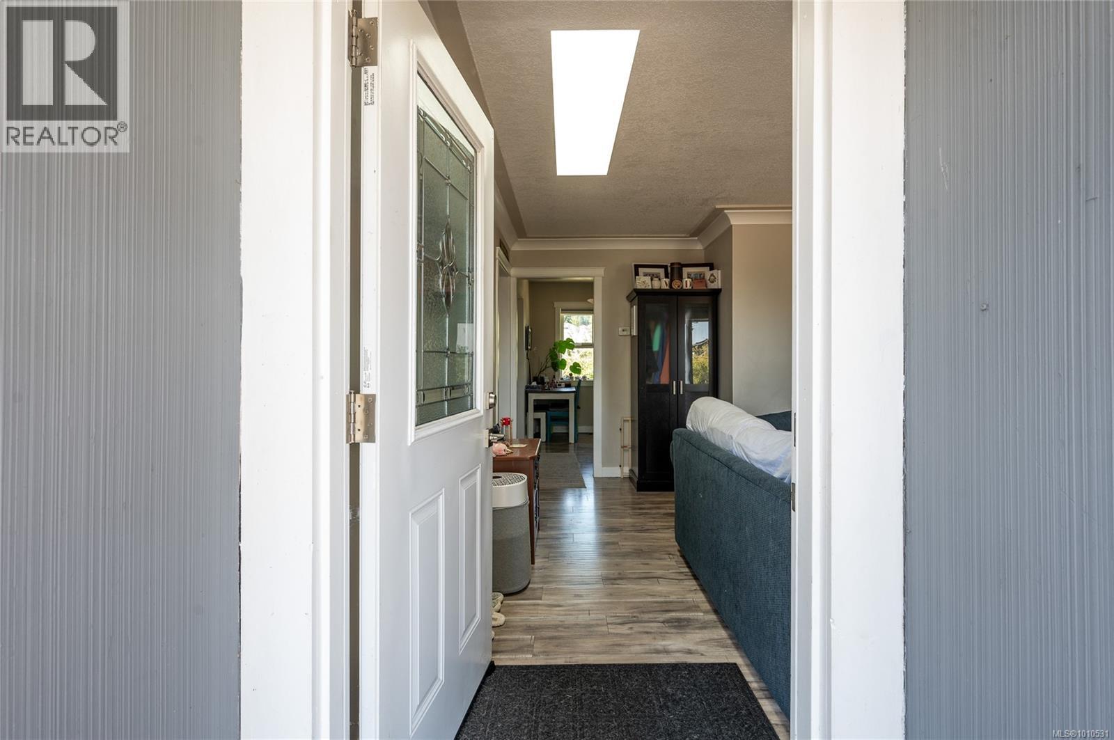Photo 7 of 477 Watfield Ave, Nanaimo BC