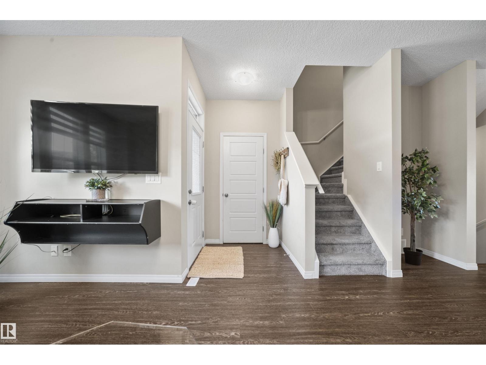 Photo 14 of 8149 Chappelle Wy Sw, Edmonton AB