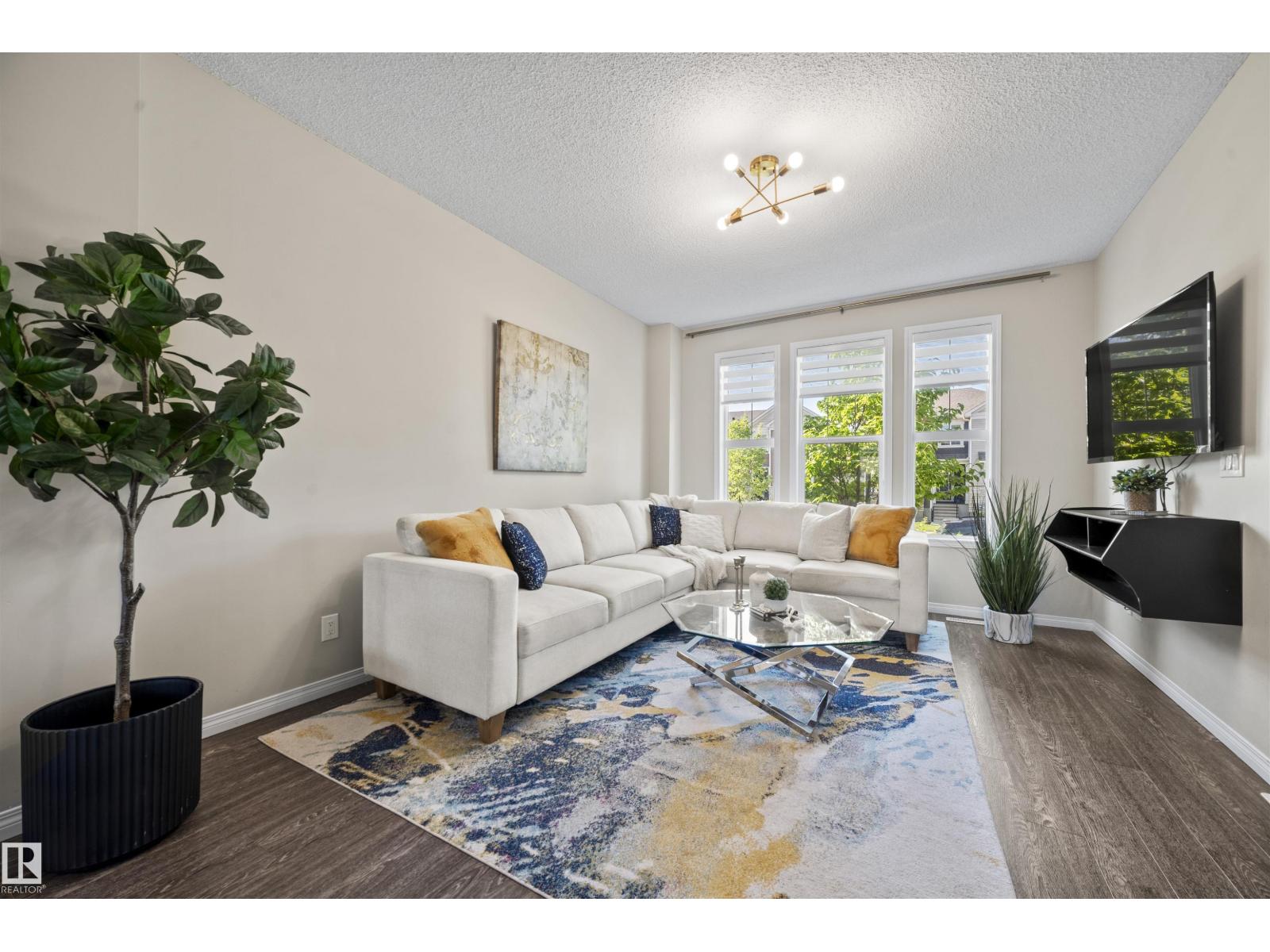 Photo 4 of 8149 Chappelle Wy Sw, Edmonton AB