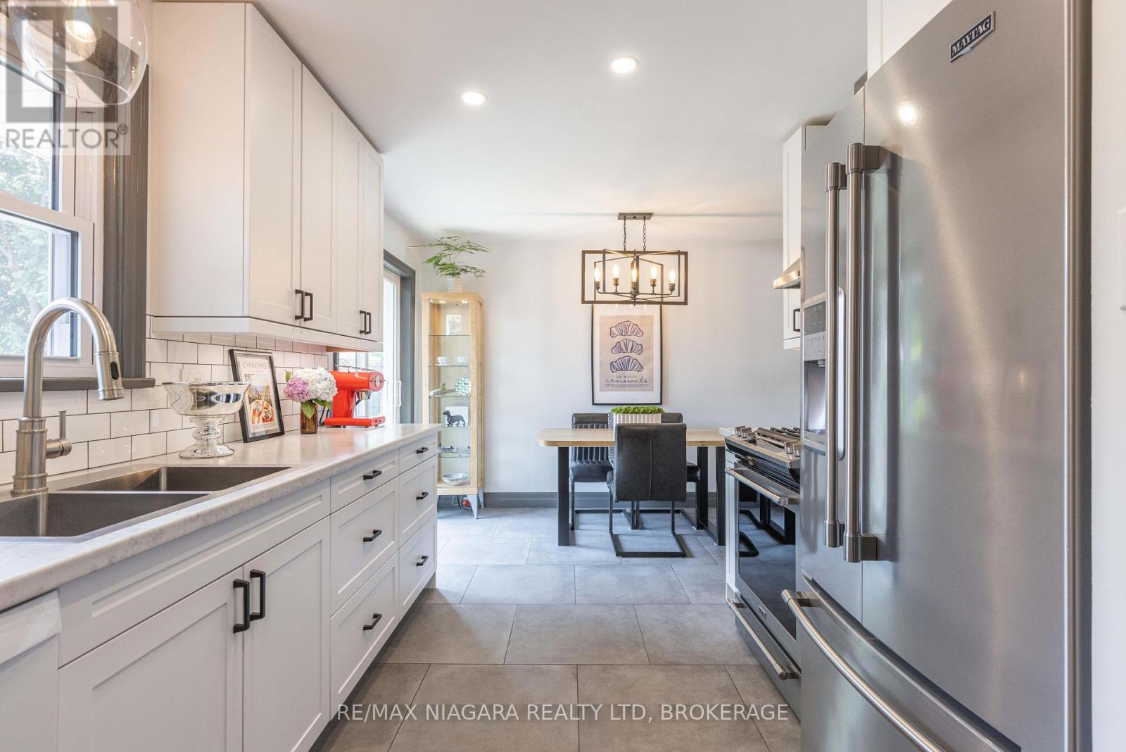 Photo 12 of 6000 Mayfair Drive, Niagara Falls ON