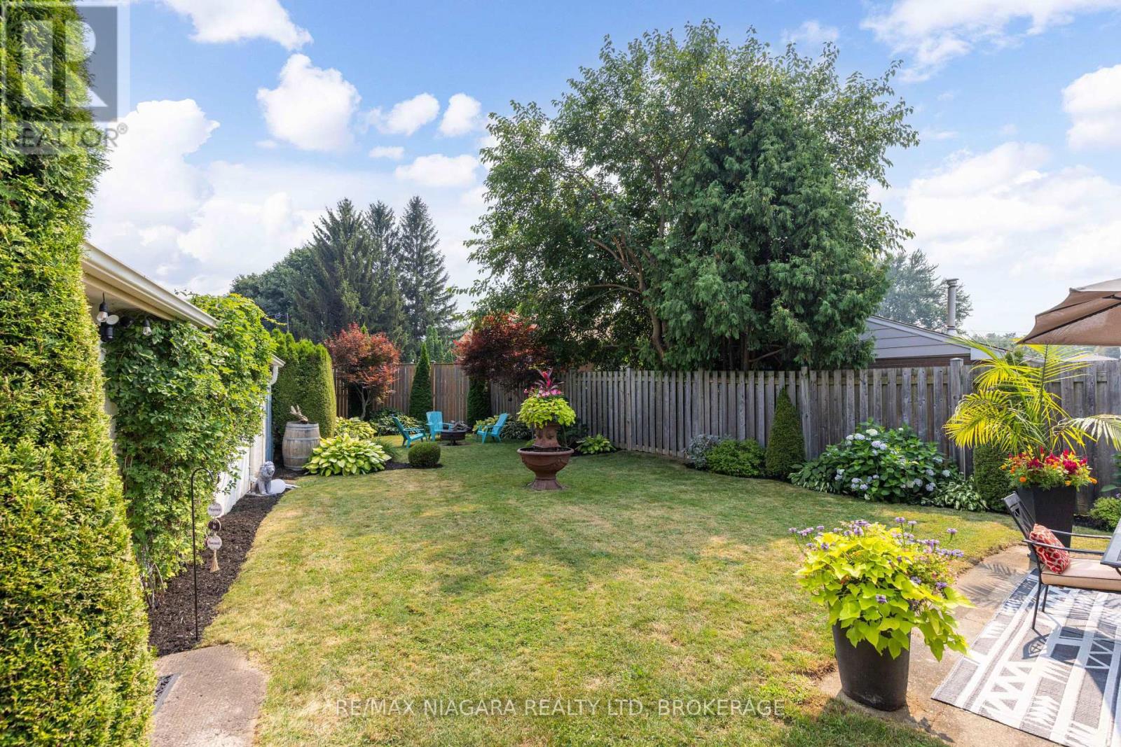 Photo 1 of 6000 Mayfair Drive, Niagara Falls ON
