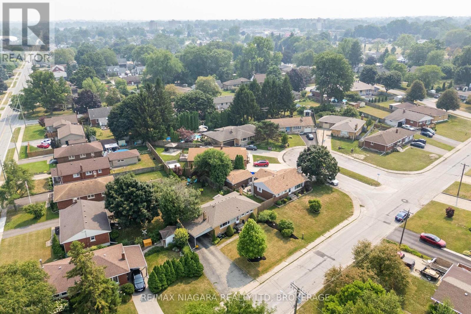 Photo 30 of 6000 Mayfair Drive, Niagara Falls ON